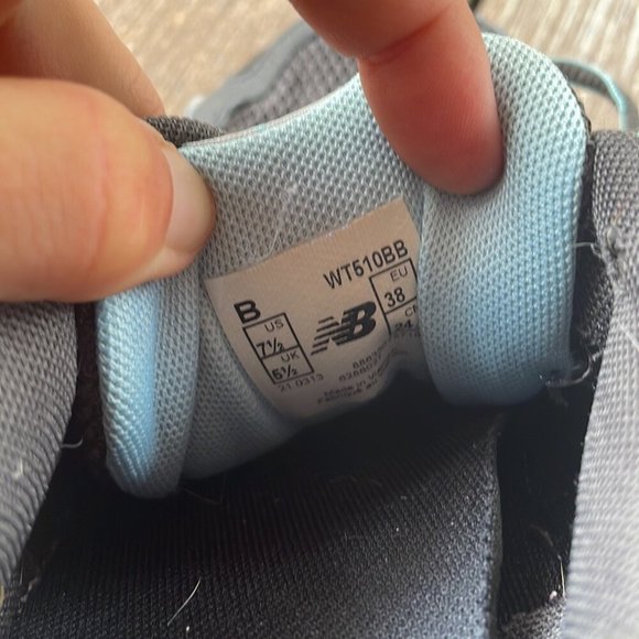 New balance trail running sneakers gray/blue size 7.5 - Picture 5 of 6